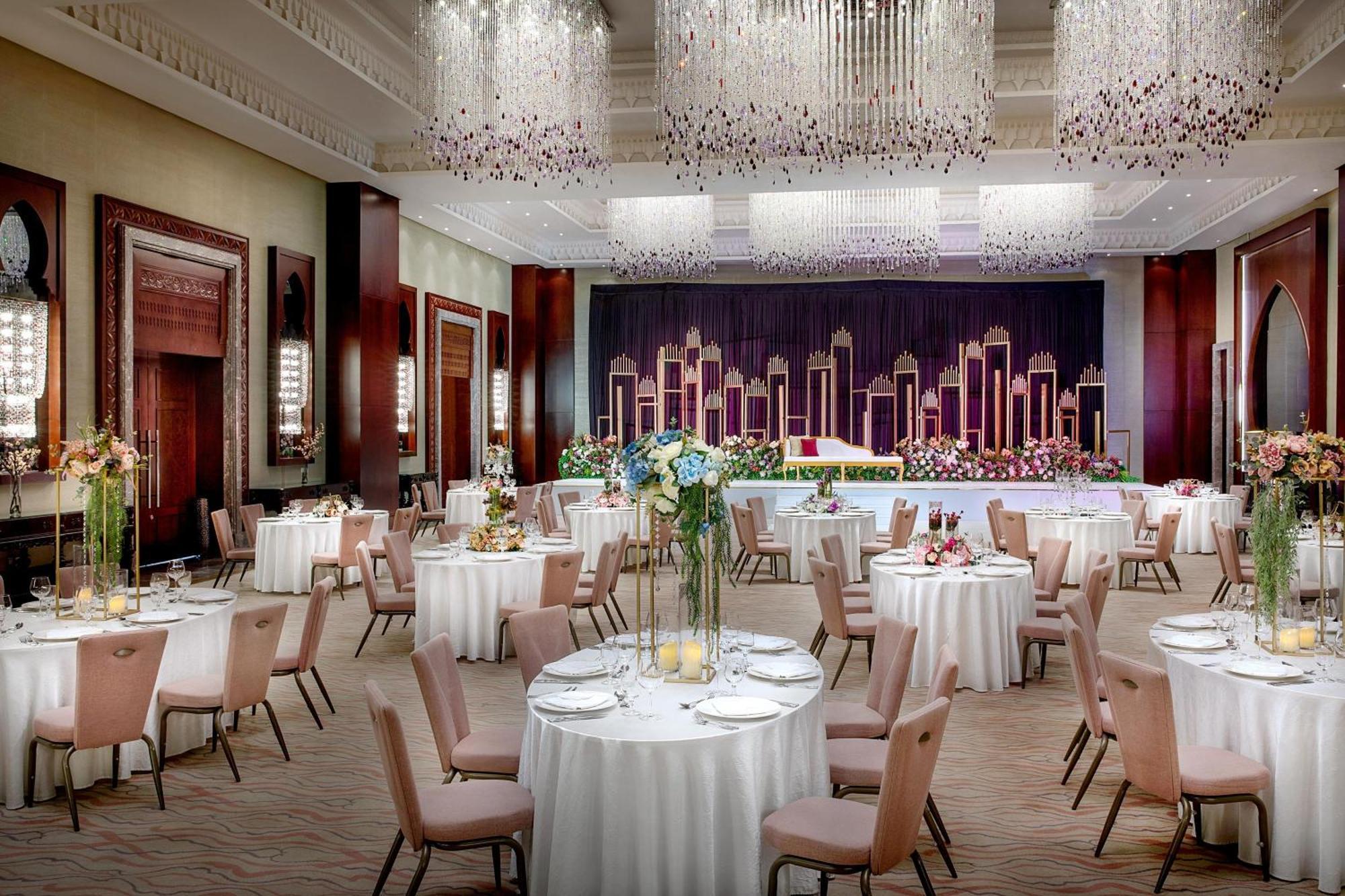 عجمان سرايا، أحد منتجعات لاكشري كولكشن، عجمان المظهر الخارجي الصورة The ballroom at The Oberoi, Mumbai