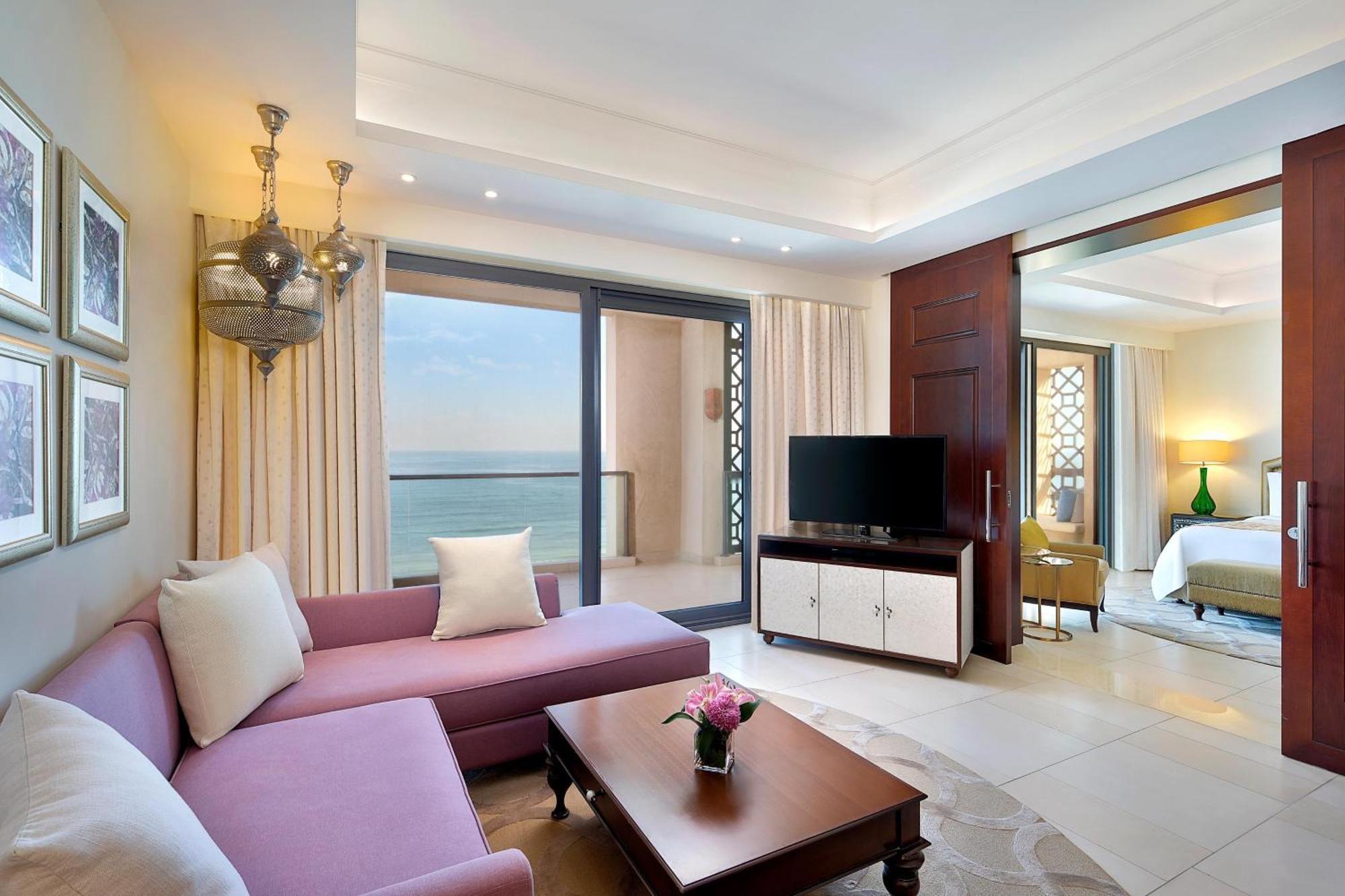 عجمان سرايا، أحد منتجعات لاكشري كولكشن، عجمان المظهر الخارجي الصورة A suite at the Jumeirah Atlantis